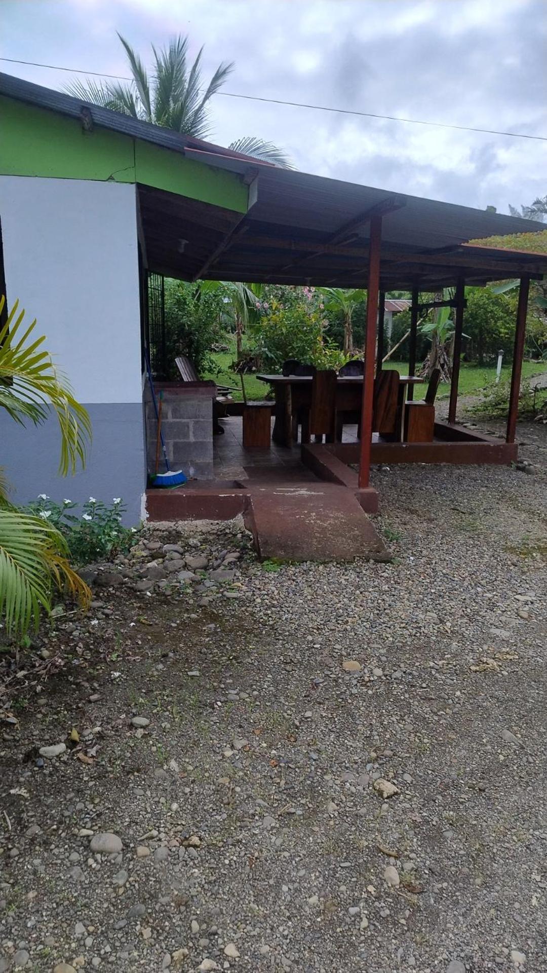 Cabinas Los Tucanes Cahuita Exterior foto