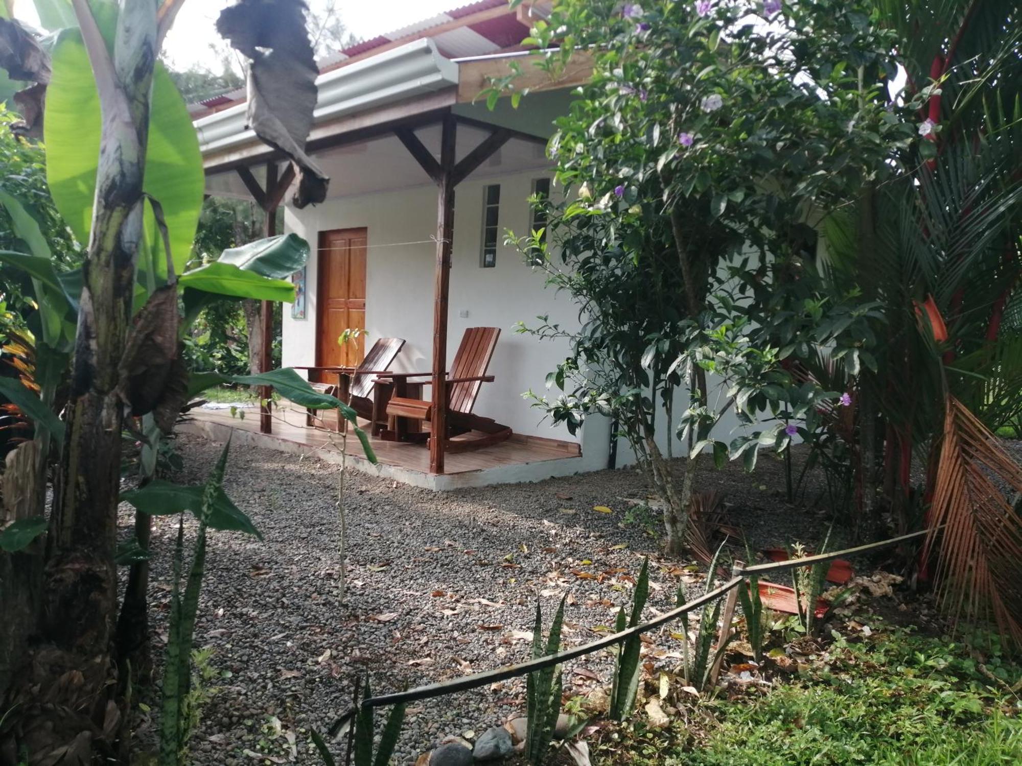 Cabinas Los Tucanes Cahuita Quarto foto