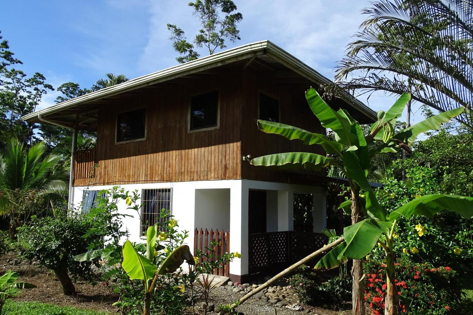 Cabinas Los Tucanes Cahuita Exterior foto